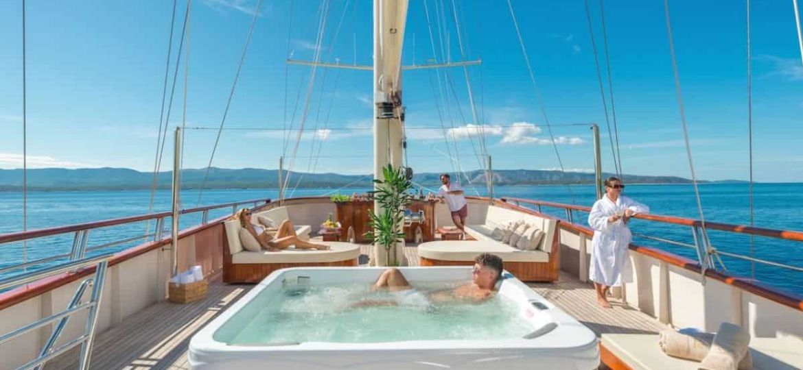 Exclusive yacht charters: Luxury dining, relaxation and global adventures